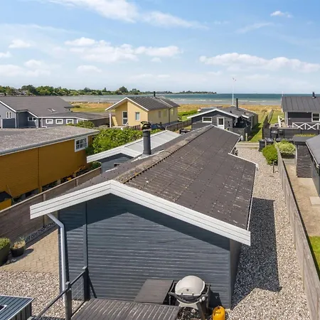 Sazur - 75m From The Sea By Interhome