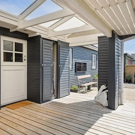 Sazur - 75m From The Sea By Interhome